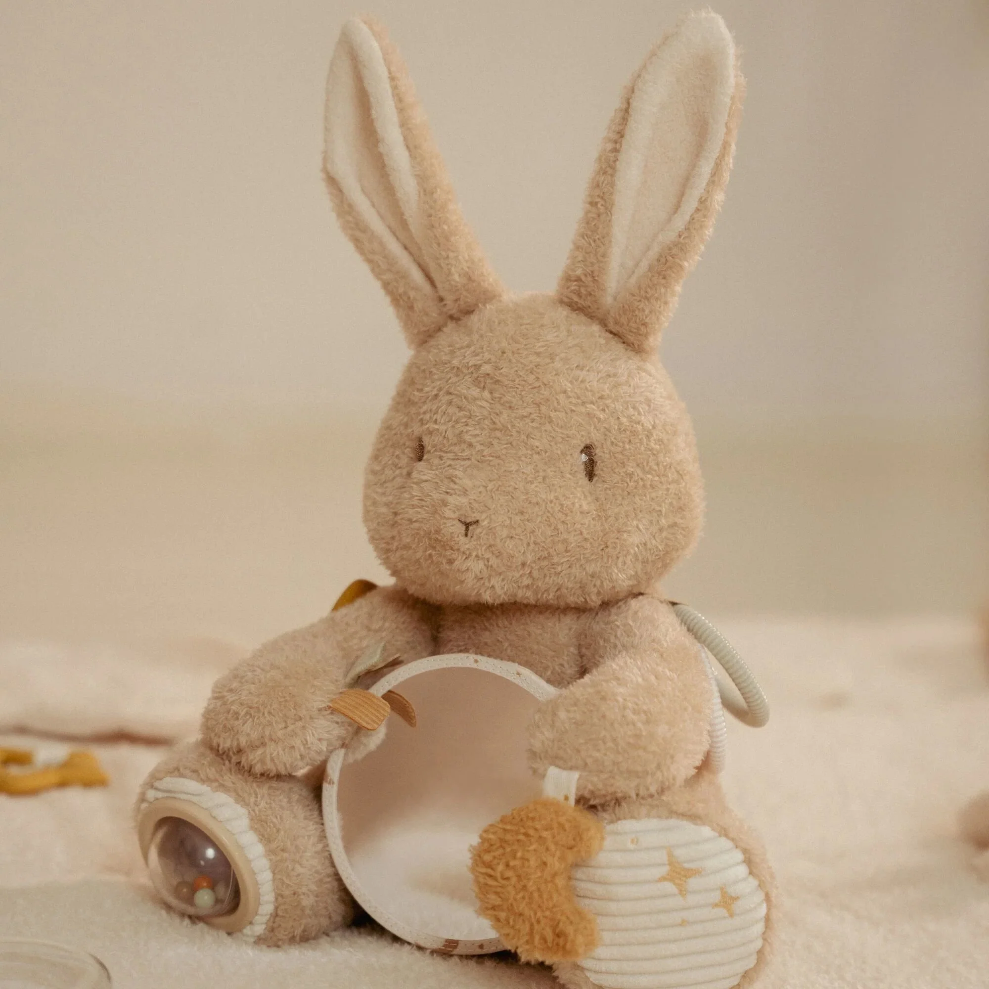Activiteitenknuffel Konijn - Zand - Baby Bunny - Image 4